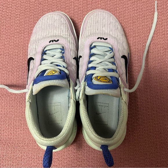 Women’s Nike Zoom NXT hard court shoe size 6 - Picture 6 of 8